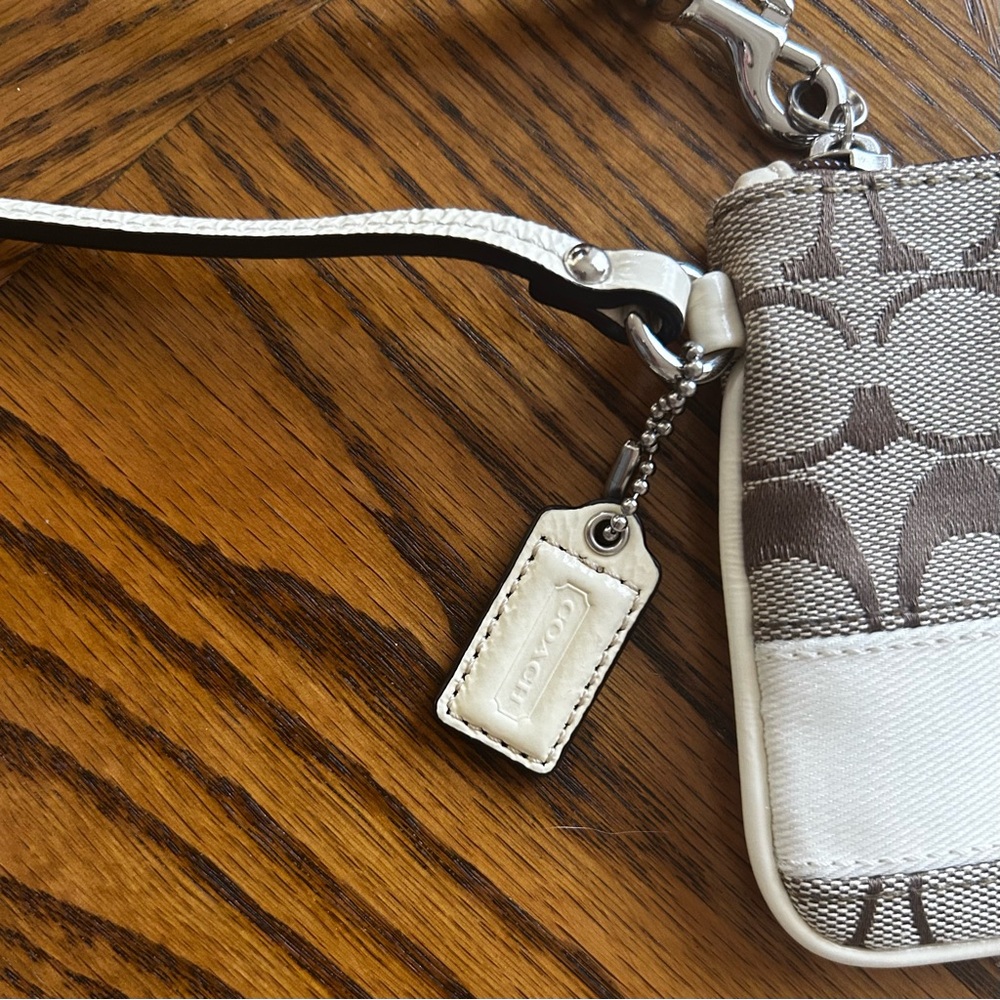 Coach | Signature Stripe Wristlet - Picture 5 of 12